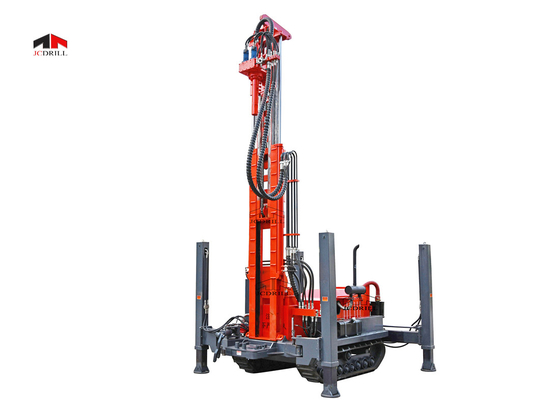 Un bon prix. La chenille a monté la foreuse hydraulique de puits d'eau avec 112kw à moteur diesel en ligne